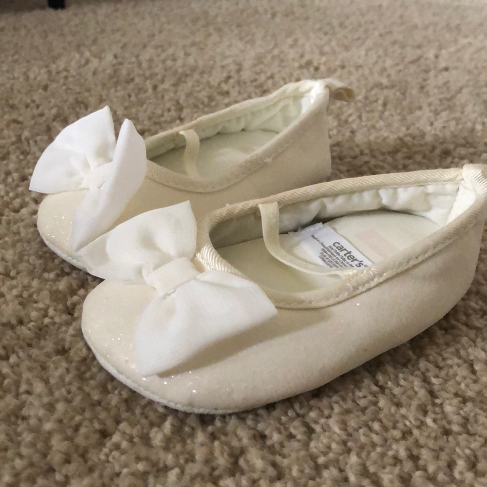 Sparkly white infant girl flats